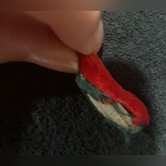 NEW 2023 Disney Shanghai Park exclusive Minnie Christmas Ears ** MINOR DAMAGE ** - Picture 8 of 10